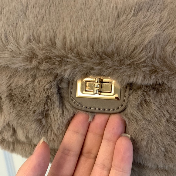 Expression New York Beige Vegan Fur Flap Bag - Picture 12 of 16